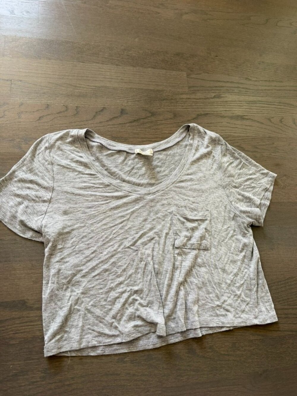 Bozzolo Gray Cropped V-Neck Pocket T-Shirt Size Medium